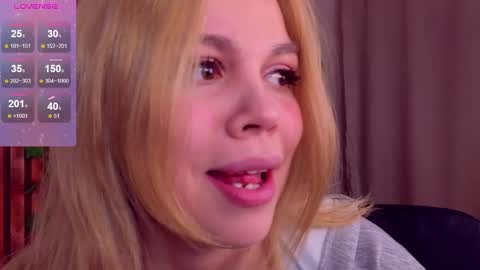 Snapshot of scarletmarney chatting on April 2026 03:06:02 AM scarletmarney online show from April 2026 03:06:02 AM