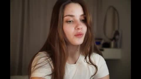 Snapshot of scarletmore chatting on December 2025 06:01:02 PM Scarlet online show from December 2025 06:01:02 PM