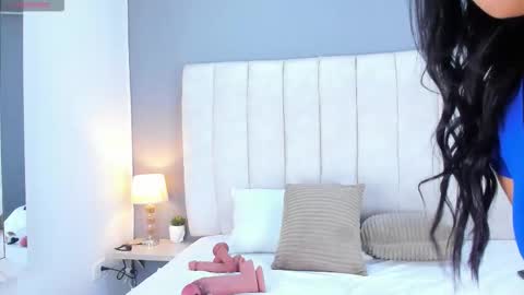 Scarlet online show from December 2025 04:07:01 AM