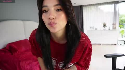 juli online show from October 2025 07:00:01 PM