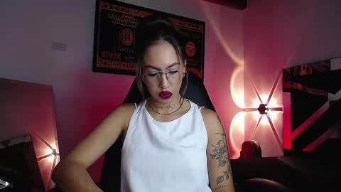 Snapshot of scarlett_buttock chatting on September 2025 02:31:01 PM Scarlett online show from September 2025 02:31:01 PM