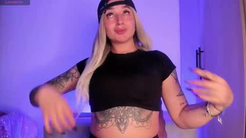 Snapshot of scarlett_collins_ chatting on October 2025 02:32:01 AM SCARLETT COLLINS online show from October 2025 02:32:01 AM