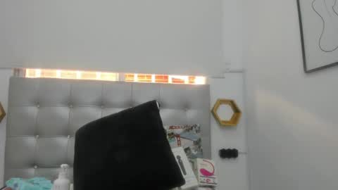 Snapshot of scarlett_fox20 chatting on January 2025 06:03:01 PM scarlett_fox20 online show from January 2025 06:03:01 PM