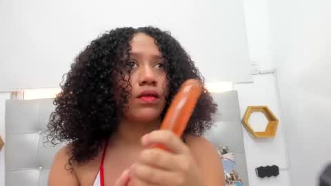 Snapshot of scarlett_fox20 chatting on January 2025 03:09:01 PM scarlett_fox20 online show from January 2025 03:09:01 PM