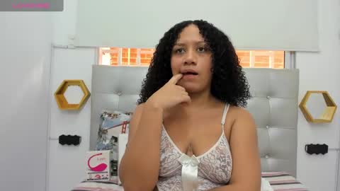 Snapshot of scarlett_fox20 chatting on February 2025 12:24:02 PM scarlett_fox20 online show from February 2025 12:24:02 PM