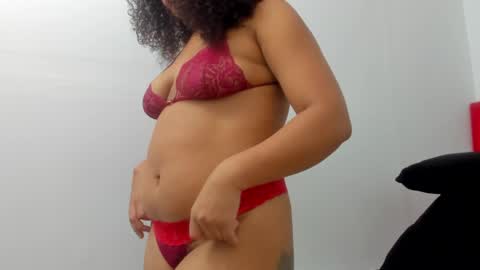 Snapshot of scarlett_fox20 chatting on February 2025 12:03:02 PM scarlett_fox20 online show from February 2025 12:03:02 PM