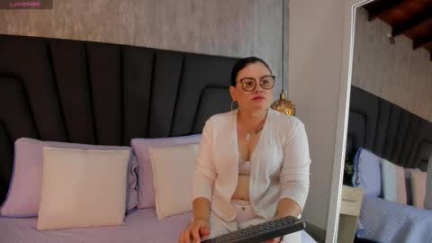 Snapshot of scarlett_monroe_1 chatting on October 2025 11:33:02 AM scarlett_monroe_1 online show from October 2025 11:33:02 AM