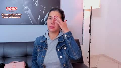 Snapshot of scarlett_moore_ chatting on December 2024 01:49:02 PM Scarlett online show from December 2024 01:49:02 PM