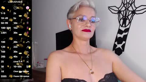 Scarlett online show from February 2025 10:43:01 PM