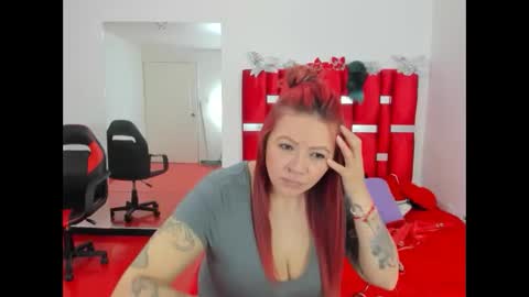 scarlett_red_11 online show from May 2026 04:25:01 PM