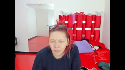 scarlett_red_11 online show from May 2026 04:03:02 PM