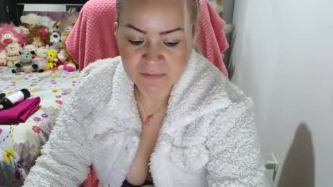 Snapshot of scarletteowens chatting on January 2025 10:39:02 AM Scarlette online show from January 2025 10:39:02 AM