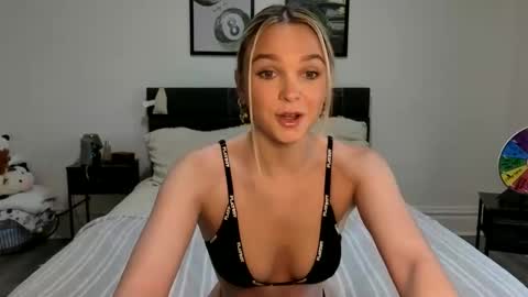 Snapshot of scarletterose_504259 chatting on March 2026 09:05:01 PM Scarlett online show from March 2026 09:05:01 PM