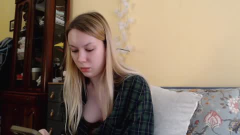 Snapshot of scarlettford chatting on December 2024 12:45:02 PM Scarlett online show from December 2024 12:45:02 PM