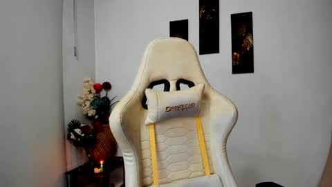 Scarlett online show from February 2025 11:48:02 PM