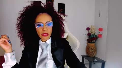 Scarlett online show from September 2025 09:39:02 PM