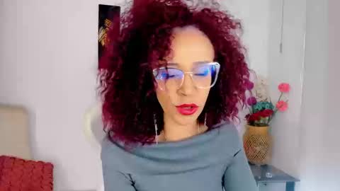 Scarlett online show from September 2025 08:44:02 PM