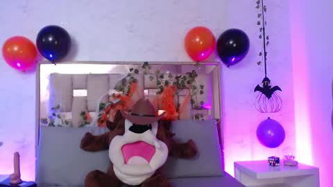 Scarlet online show from October 2025 11:58:02 AM