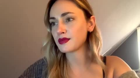 Snapshot of scarlettxblonde chatting on March 2026 03:15:02 PM ScarlettxBlonde online show from March 2026 03:15:02 PM