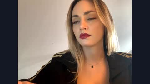 Snapshot of scarlettxblonde chatting on March 2026 03:11:01 PM ScarlettxBlonde online show from March 2026 03:11:01 PM