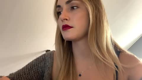 Snapshot of scarlettxblonde chatting on March 2026 02:28:01 PM ScarlettxBlonde online show from March 2026 02:28:01 PM