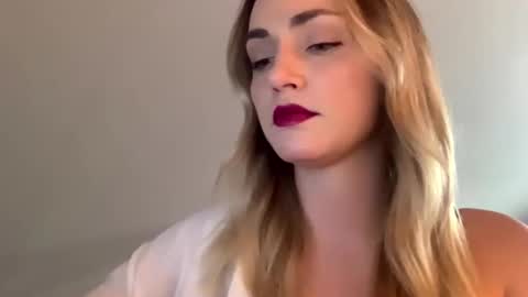 Snapshot of scarlettxblonde chatting on April 2026 03:31:02 PM ScarlettxBlonde online show from April 2026 03:31:02 PM