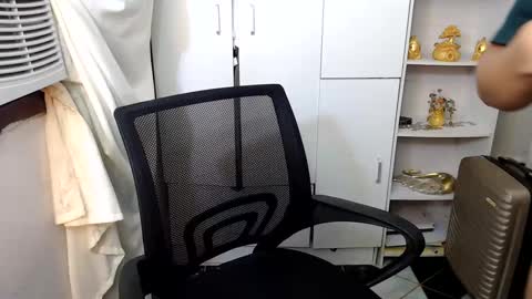 Snapshot of scarletxxxx chatting on January 2025 06:53:02 AM Queen Scarlet online show from January 2025 06:53:02 AM