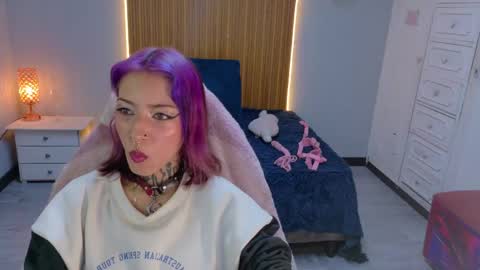 Snapshot of scarllett_bdsm chatting on April 2026 05:10:02 AM Scarllett online show from April 2026 05:10:02 AM