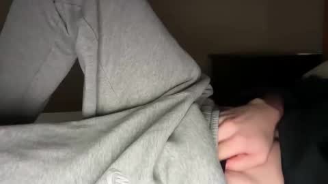 Snapshot of scb894682 chatting on March 2026 05:18:02 PM Skinny College Boy online show from March 2026 05:18:02 PM