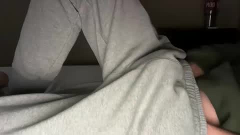 Snapshot of scb894682 chatting on March 2026 03:04:01 PM Skinny College Boy online show from March 2026 03:04:01 PM