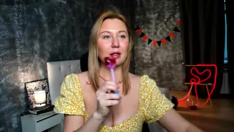 Snapshot of scent__of_woman chatting on October 2025 04:04:02 AM Samanta online show from October 2025 04:04:02 AM