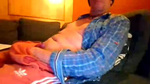 schmuhbaer1 online show from December 2025 02:19:01 AM