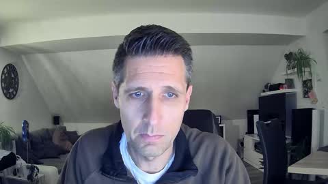 Snapshot of schnuckigeil chatting on February 2026 06:23:01 PM Dildomen online show from February 2026 06:23:01 PM