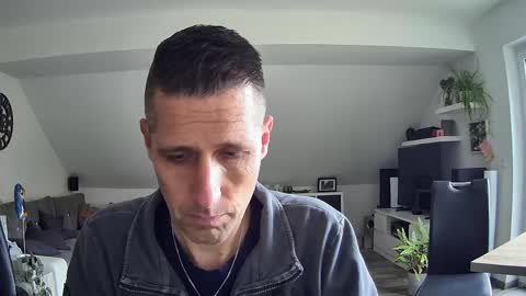 Snapshot of schnuckigeil chatting on April 2026 09:32:01 AM Dildomen online show from April 2026 09:32:01 AM