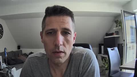 Snapshot of schnuckigeil chatting on April 2026 10:42:02 AM Dildomen online show from April 2026 10:42:02 AM