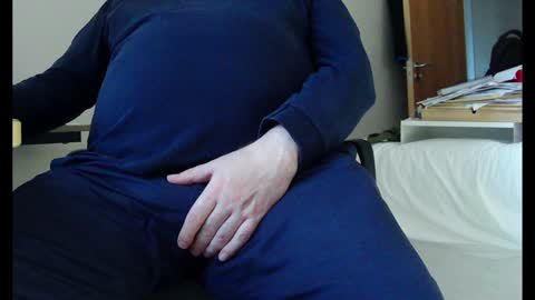 Snapshot of schwanz2023 chatting on December 2024 01:23:02 PM Mick online show from December 2024 01:23:02 PM