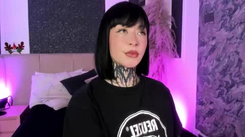 Snapshot of scolw chatting on December 2025 12:14:02 PM Scolw online show from December 2025 12:14:02 PM