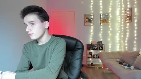 Thomas brunette and Alex blond online show from December 2024 05:18:02 AM