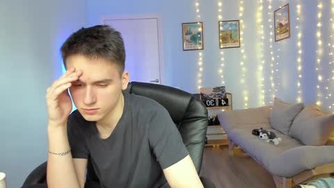 Thomas brunette and Alex blond online show from January 2025 11:26:01 AM