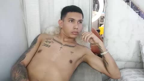 Snapshot of scook_gray chatting on April 2026 06:27:01 PM scook_gray online show from April 2026 06:27:01 PM