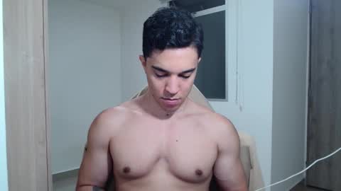 Snapshot of scott_brasher1 chatting on January 2025 01:32:02 AM Twitter Scott brasher1 Instagram Camiloestuardo2 online show from January 2025 01:32:02 AM