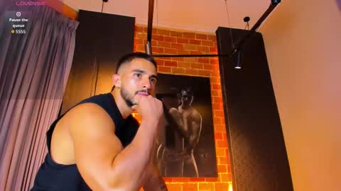 Scottfischer  online show from November 2025 07:38:01 PM