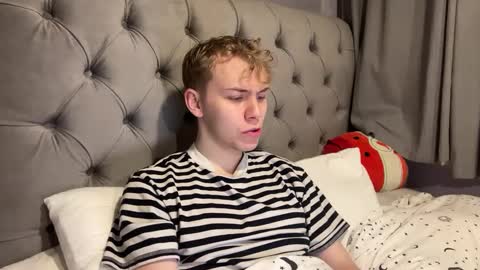 Snapshot of scottish_twink01 chatting on December 2024 12:04:02 AM danny online show from December 2024 12:04:02 AM