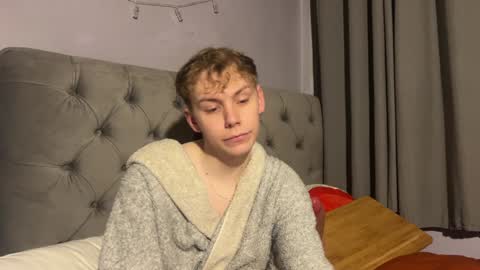 Snapshot of scottish_twink01 chatting on January 2025 09:47:01 PM danny online show from January 2025 09:47:01 PM