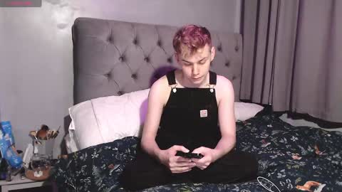 Snapshot of scottish_twink01 chatting on January 2025 12:04:01 AM danny online show from January 2025 12:04:01 AM