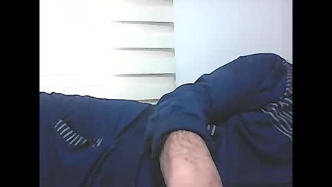 Snapshot of screw2 chatting on March 2025 10:11:02 AM Evren online show from March 2025 10:11:02 AM