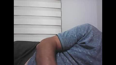 Snapshot of screw2 chatting on October 2025 08:16:02 PM Evren online show from October 2025 08:16:02 PM