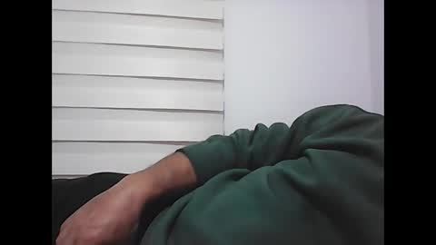 Snapshot of screw2 chatting on October 2025 09:25:01 PM Evren online show from October 2025 09:25:01 PM