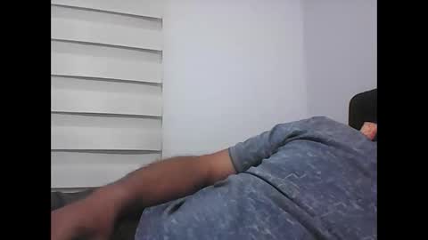 Snapshot of screw2 chatting on October 2025 03:45:01 PM Evren online show from October 2025 03:45:01 PM