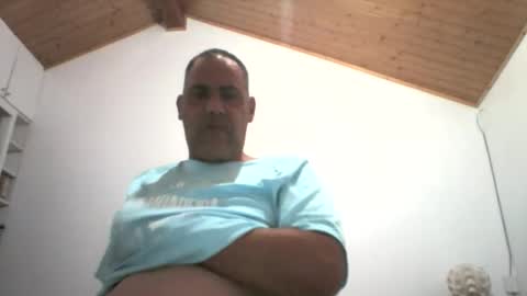 Snapshot of scubi007 chatting on October 2025 02:40:01 PM scubi007 online show from October 2025 02:40:01 PM